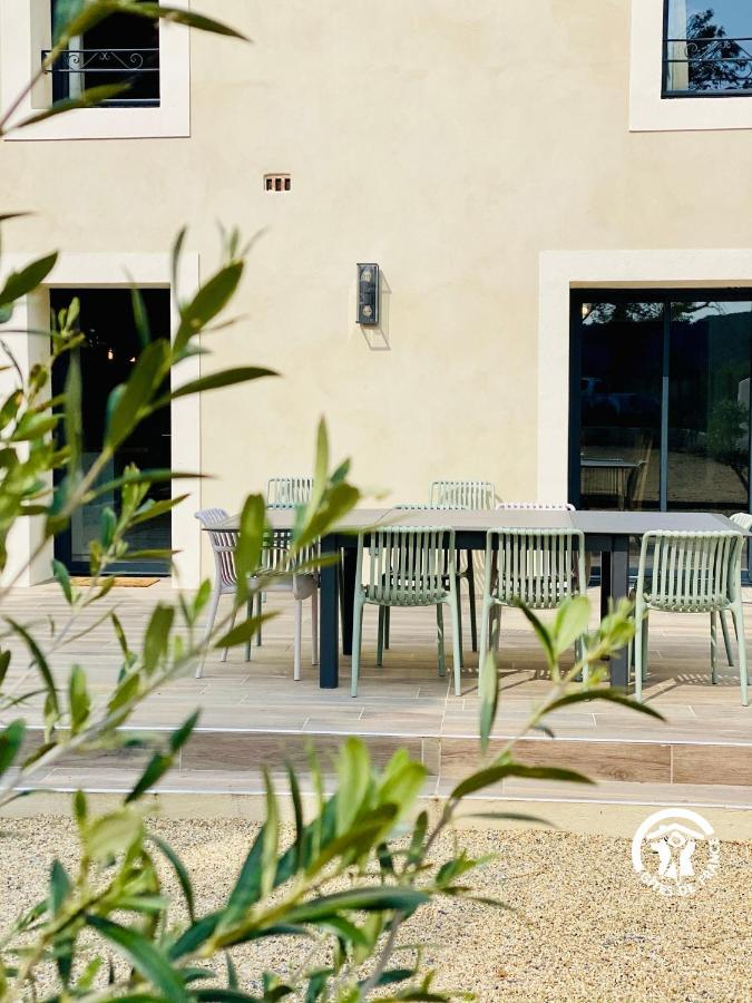 Domaine De Merins, 10 Couchages Avec Piscine, Face A La Riviere, A 4Km De La Plage Fleury  Extérieur photo