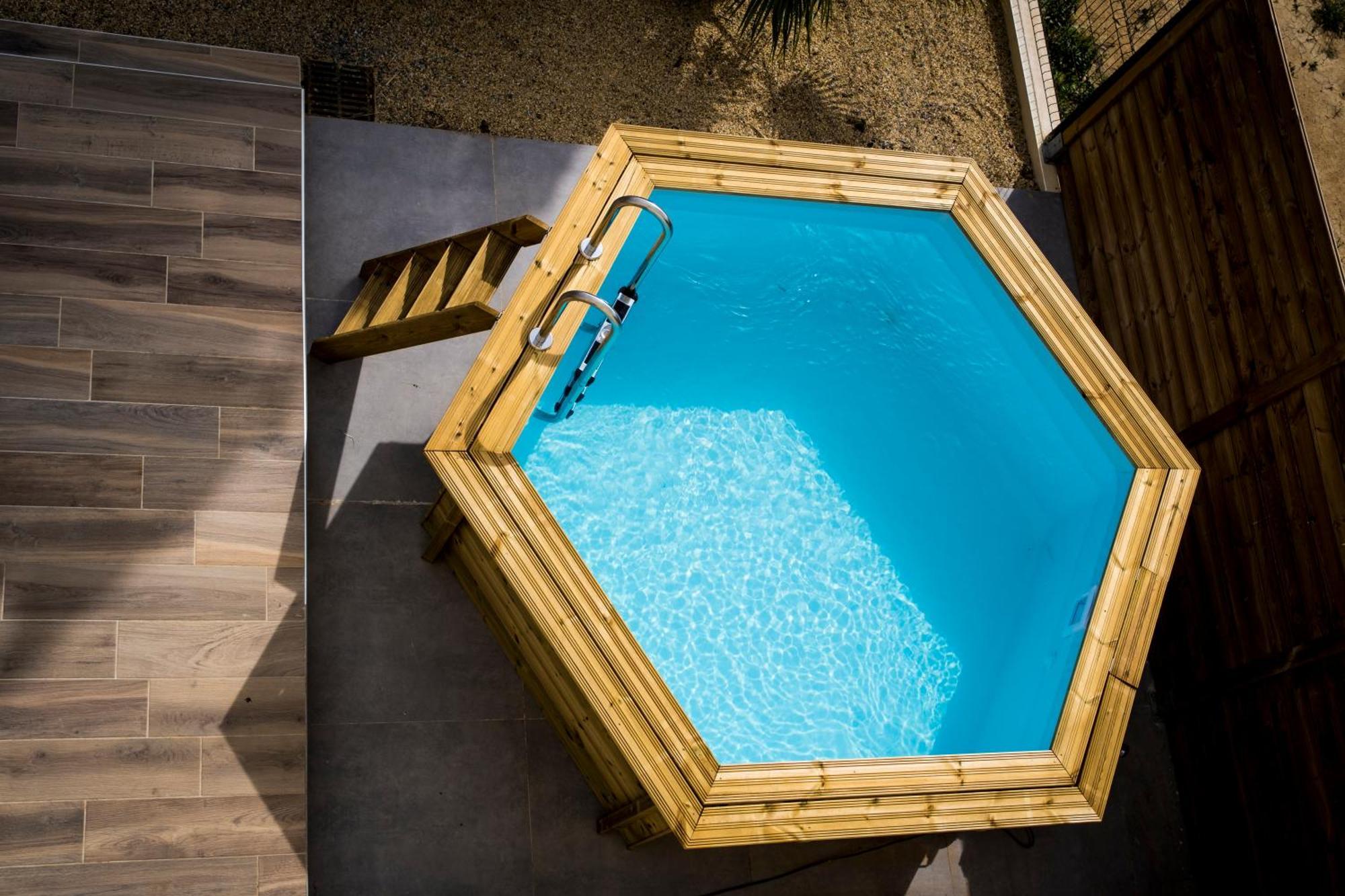 Domaine De Merins, 10 Couchages Avec Piscine, Face A La Riviere, A 4Km De La Plage Fleury  Extérieur photo