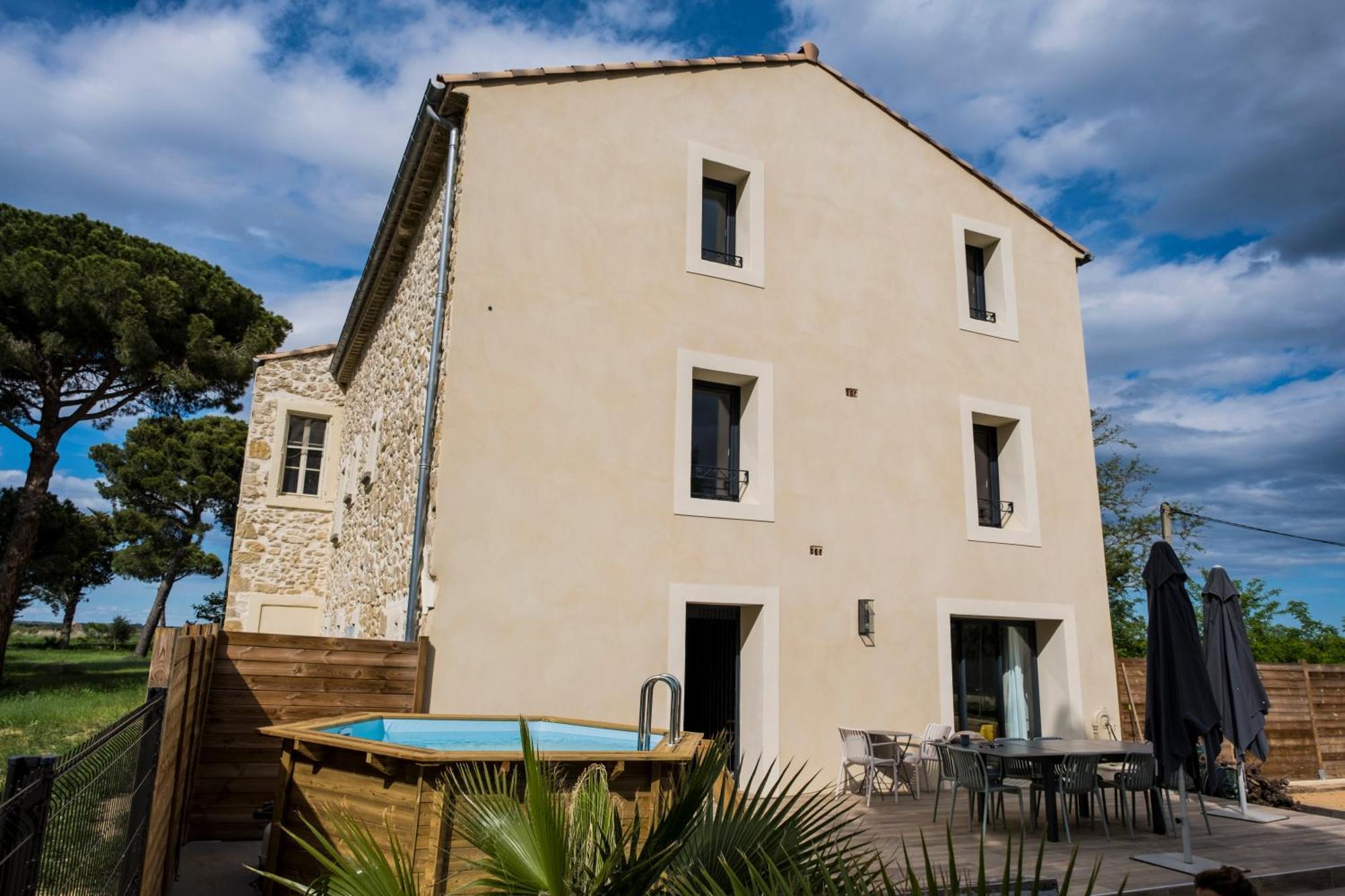 Domaine De Merins, 10 Couchages Avec Piscine, Face A La Riviere, A 4Km De La Plage Fleury  Extérieur photo